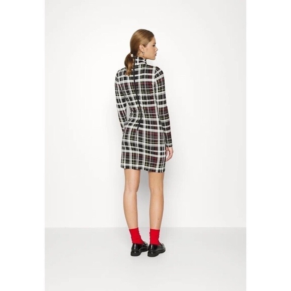 NWT!! ALICE + OLIVIA Delora Turtleneck Knit Plaid Dress Freedom Black Size 10 - Picture 7 of 16